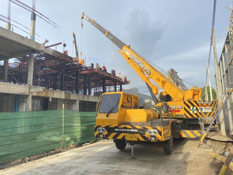รถเครน 25 ตัน เทคอนกรีต พื้นชั้น 2 | PST.CRANE
