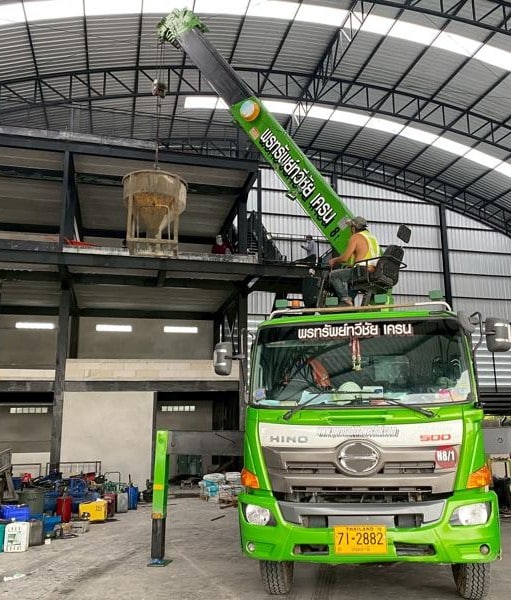 เช่ารถเฮี๊ยบ 8 ตัน 10 ล้อ ยกอุปกรณ์ก่อสร้าง กรุงเทพ